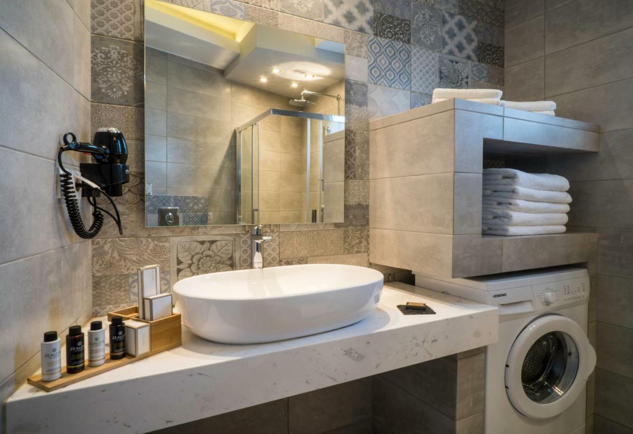 Talos Luxury Suites Конупідьяна Екстер'єр фото